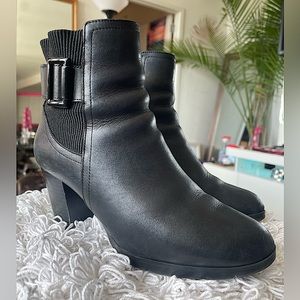 ANNE KLEIN Womens Black Ankle Strap Stretch Block Heel Zip-Up Leather Booties